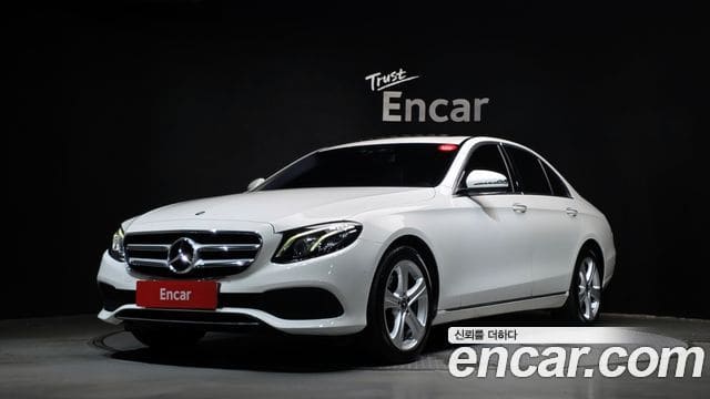 Mercedes-Benz E-Class — фото 1