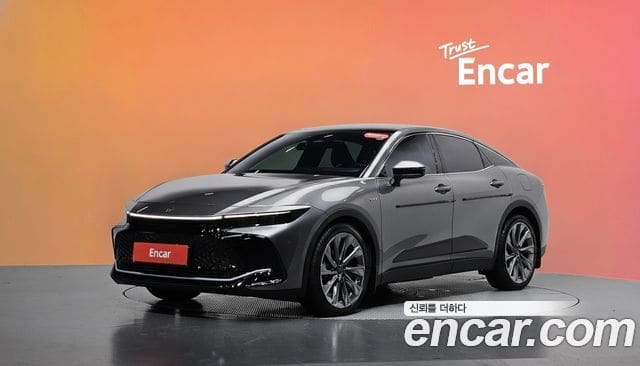Toyota Crown Crossover — фото 1