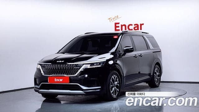 Kia Carnival — фото 1