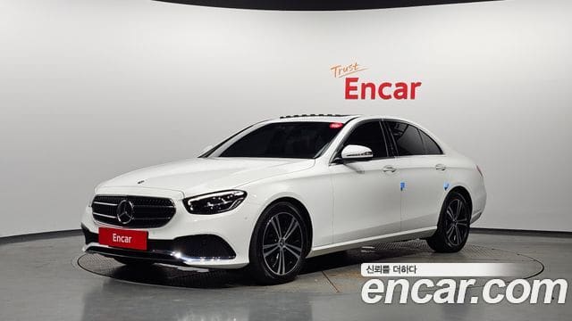 Mercedes-Benz E-Class — фото 1