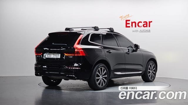 Volvo XC60 — фото 1