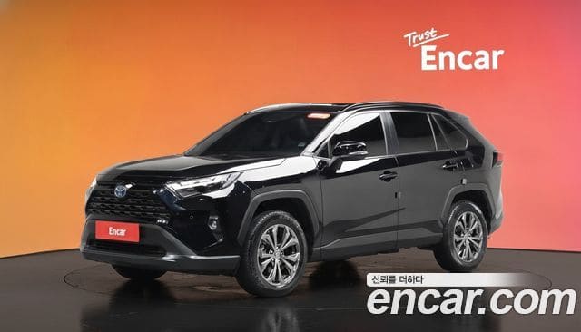Toyota RAV4 — фото 1