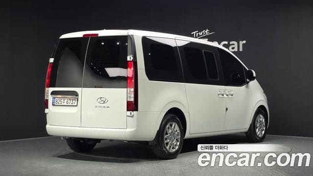 Hyundai Staria — фото 1