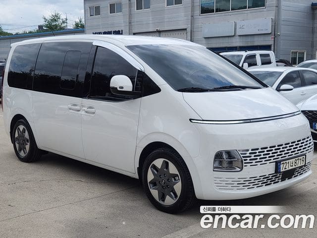 Hyundai Staria — фото 1