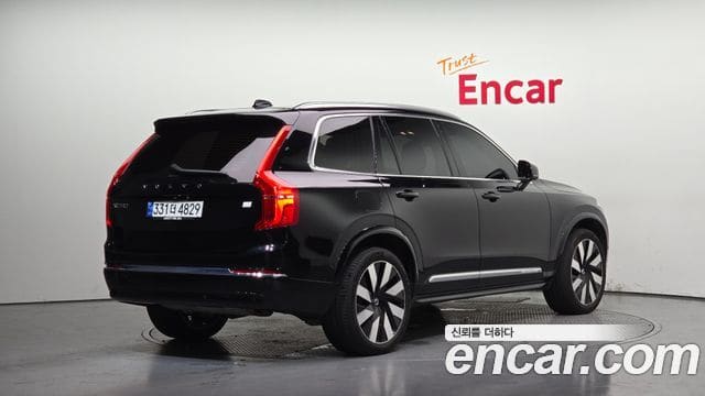 Volvo XC90 — фото 1