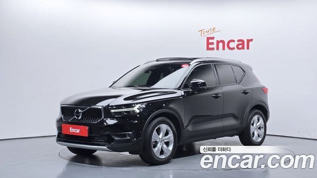 Volvo XC40 — фото 1
