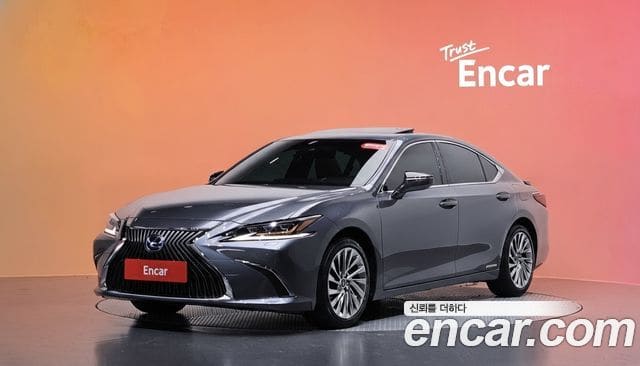 Lexus ES300h — фото 1