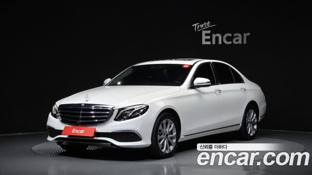Mercedes-Benz E-Class — фото 1
