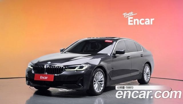 BMW 5 Series — фото 1