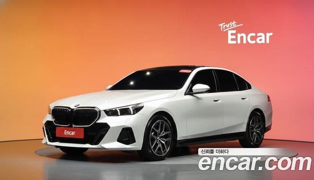 BMW 5 Series — фото 1