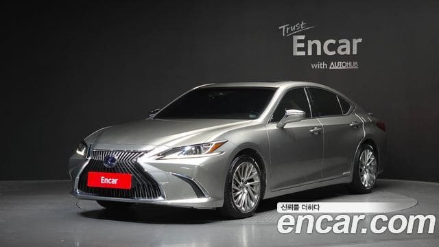 Lexus ES300h — фото 1