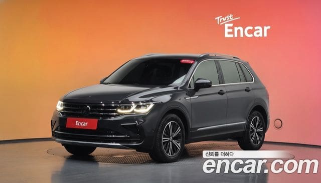 Volkswagen Tiguan — фото 1