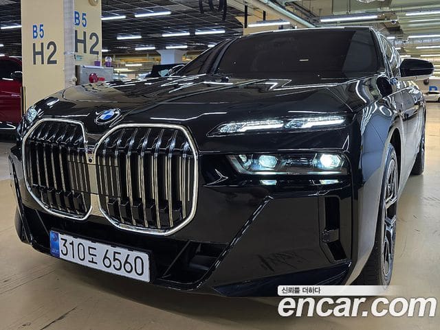 BMW 7 Series — фото 1