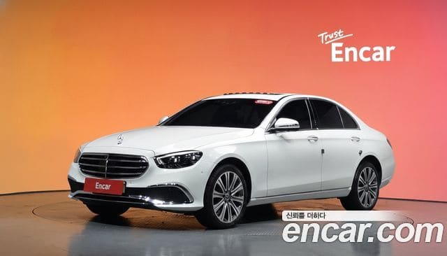 Mercedes-Benz E-Class — фото 1