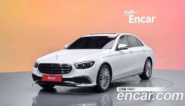Mercedes-Benz E-Class — фото 1