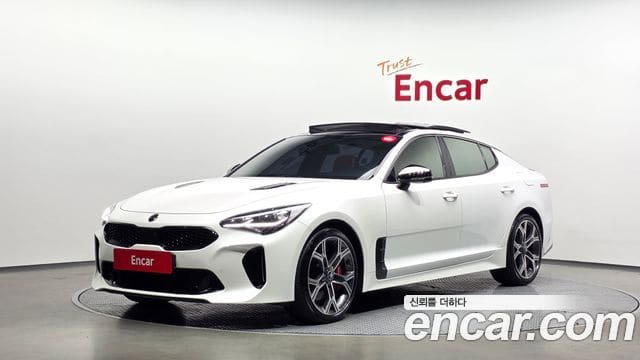 Kia Stinger — фото 1