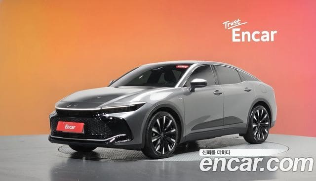 Toyota Crown Crossover — фото 1