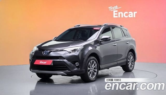 Toyota RAV4 — фото 1