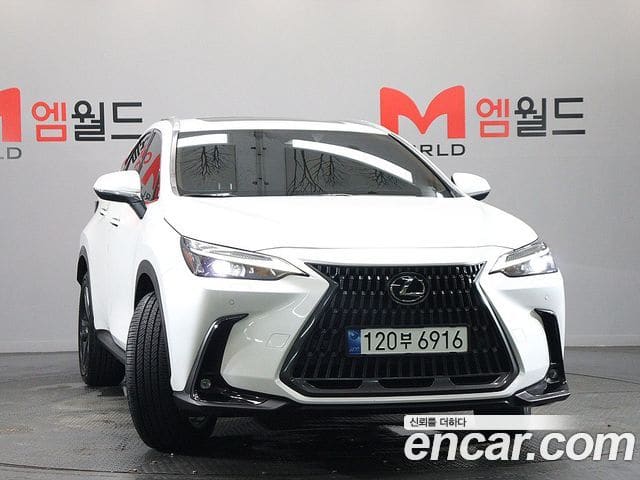 Lexus NX350h — фото 1