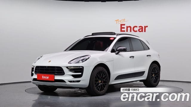 Porsche Macan — фото 1