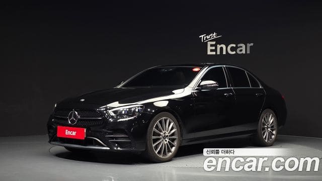 Mercedes-Benz E-Class — фото 1
