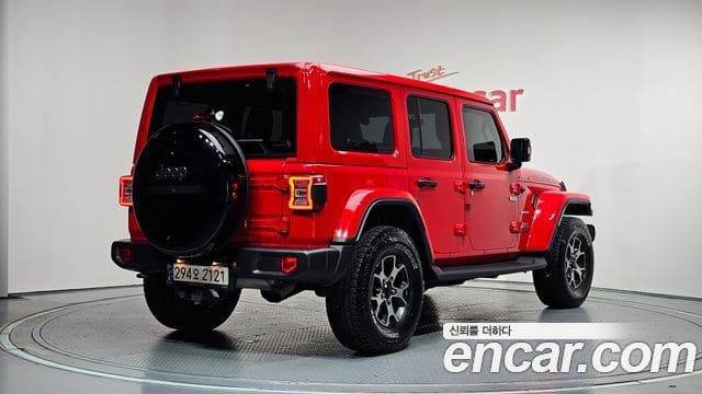 Jeep Wrangler — фото 1