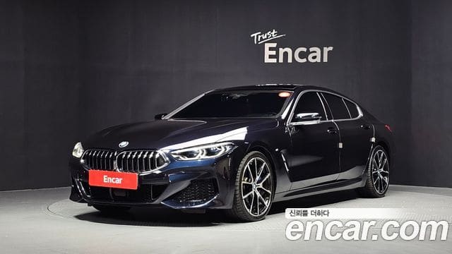 BMW 8 Series — фото 1