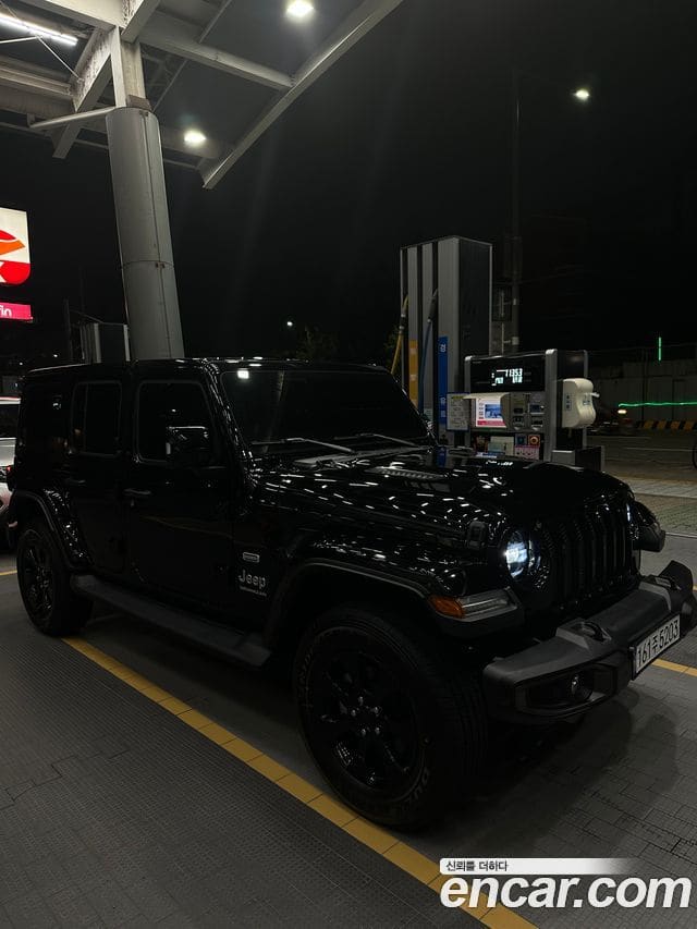 Jeep Wrangler — фото 1