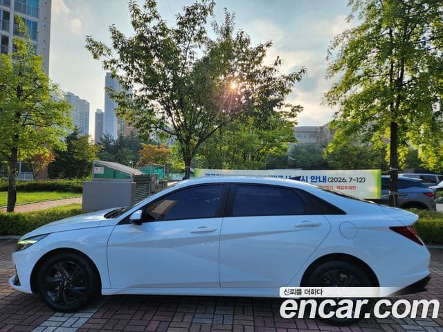 Hyundai Avante — фото 1