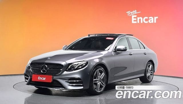 Mercedes-Benz E-Class — фото 1