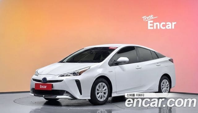 Toyota Prius — фото 1