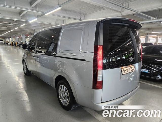 Hyundai Staria — фото 1
