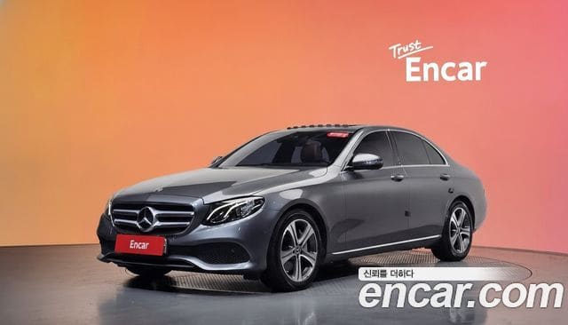Mercedes-Benz E-Class — фото 1