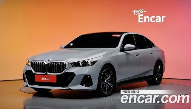 BMW 5 Series — фото 1