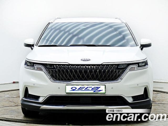 Kia Carnival — фото 1