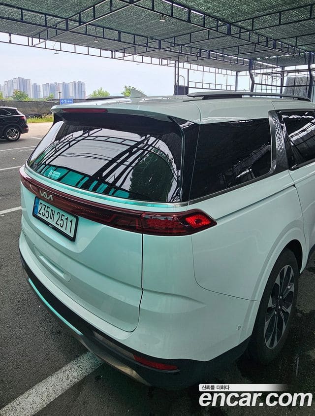 Kia Carnival — фото 1