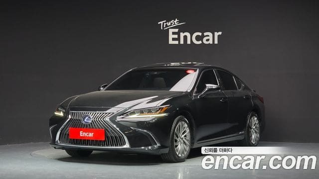 Lexus ES300h — фото 1