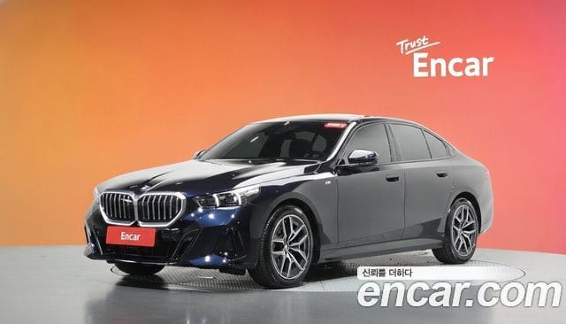 BMW 5 Series — фото 1