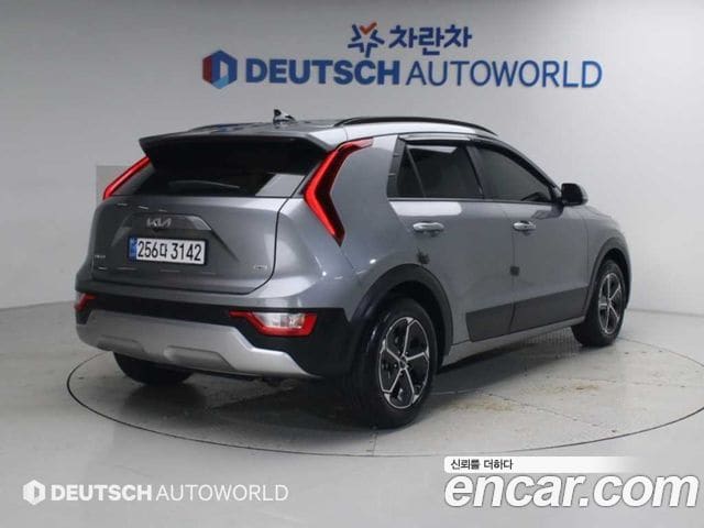 Kia Niro — фото 1