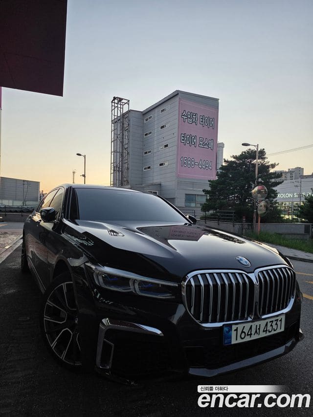 BMW 7 Series — фото 1