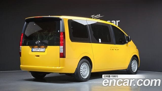 Hyundai Staria — фото 1