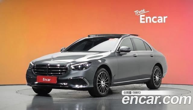 Mercedes-Benz E-Class — фото 1
