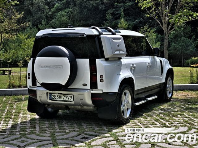 Land Rover Defender — фото 1