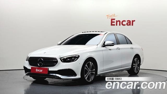 Mercedes-Benz E-Class — фото 1
