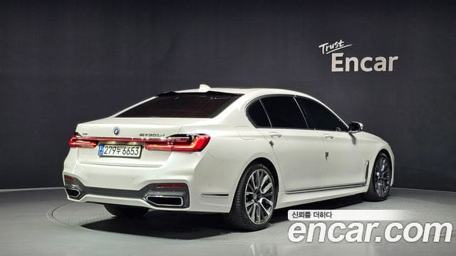 BMW 7 Series — фото 1