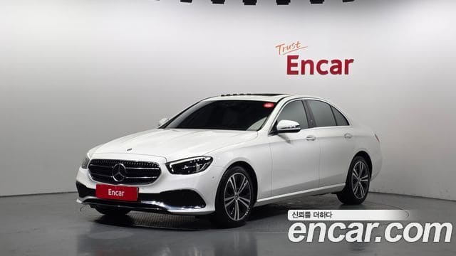 Mercedes-Benz E-Class — фото 1