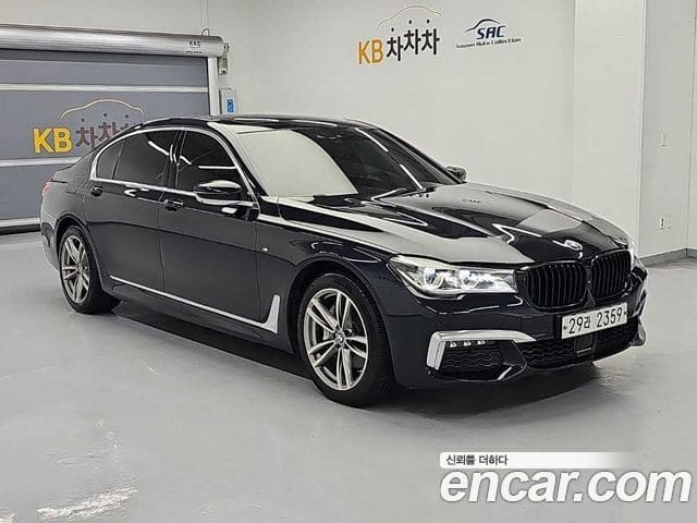 BMW 7 Series — фото 1