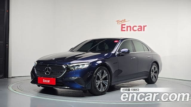 Mercedes-Benz E-Class — фото 1