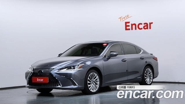 Lexus ES300h — фото 1