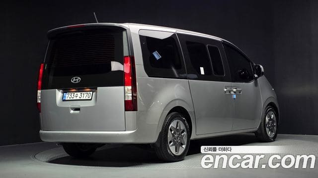 Hyundai Staria — фото 1